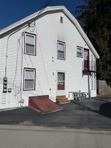 Building Photo - 14 Groton St