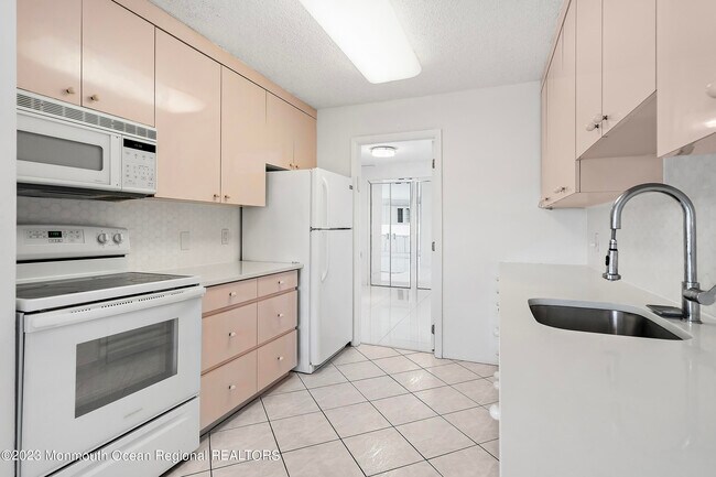 Building Photo - 787 Ocean Ave