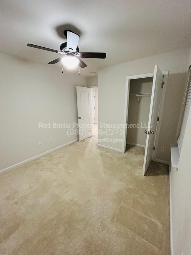 Building Photo - 9315 Grand Valley Dr