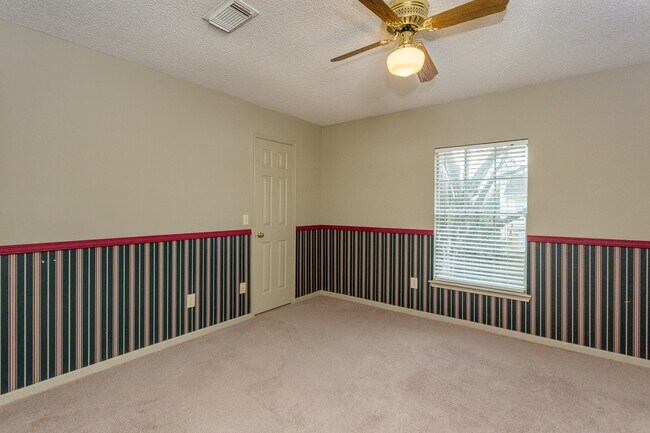 Building Photo - 1123 Cascade Creek Dr