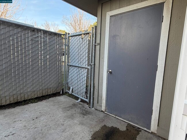 Building Photo - 1648 W N Bear Creek Dr