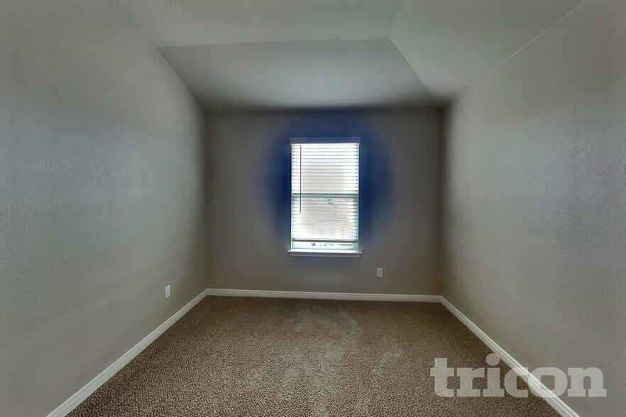 Building Photo - 5802 Nyla Wy
