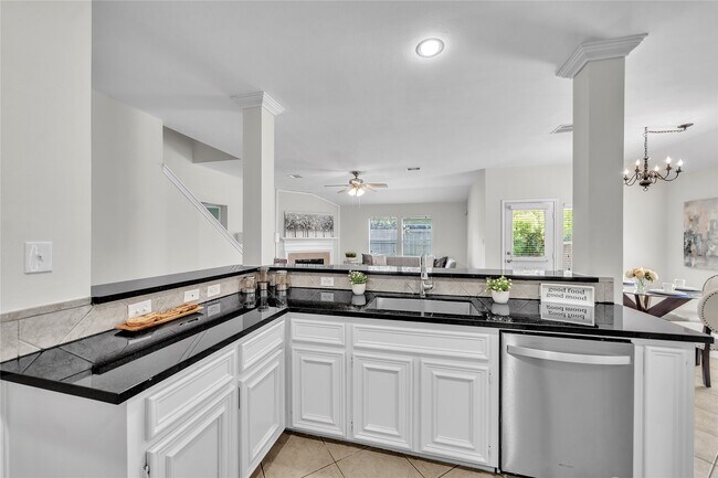 Building Photo - 1911 Mound Lake Dr