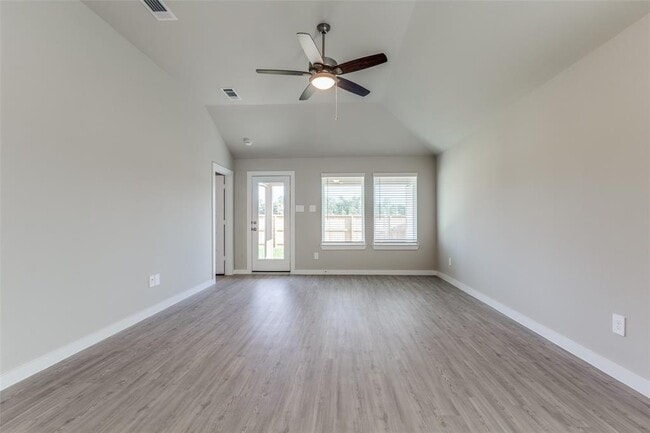 Building Photo - 925 Oak Mist Ln