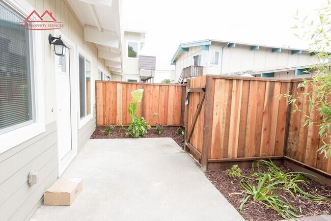 Building Photo - 1823 El Parque Ct
