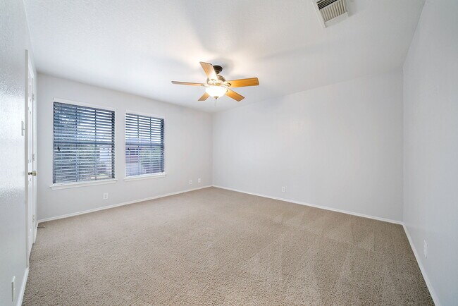 Building Photo - Spacious 4-Bed Home with Fenced Yard and Garage in Cibolo – 2,568 Sq Ft of Comfort