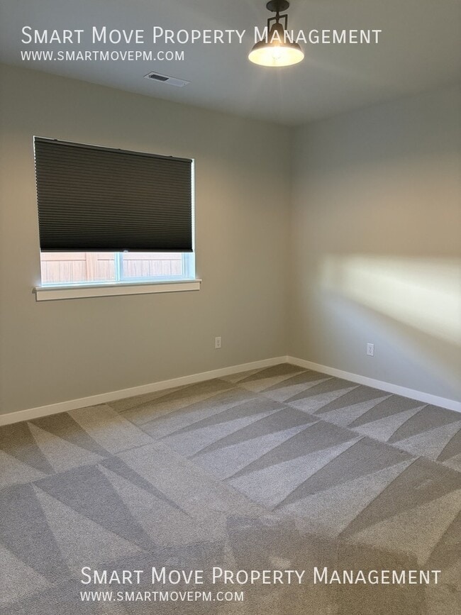 Building Photo - 10000 W La Jolla Dr