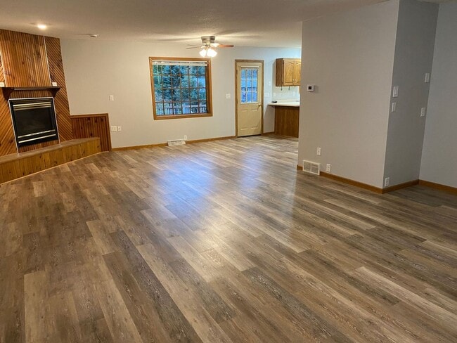 Building Photo - 4407-4409 Forest Valley Rd