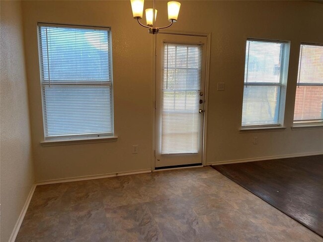 Building Photo - 8645 Arcadia Park Dr