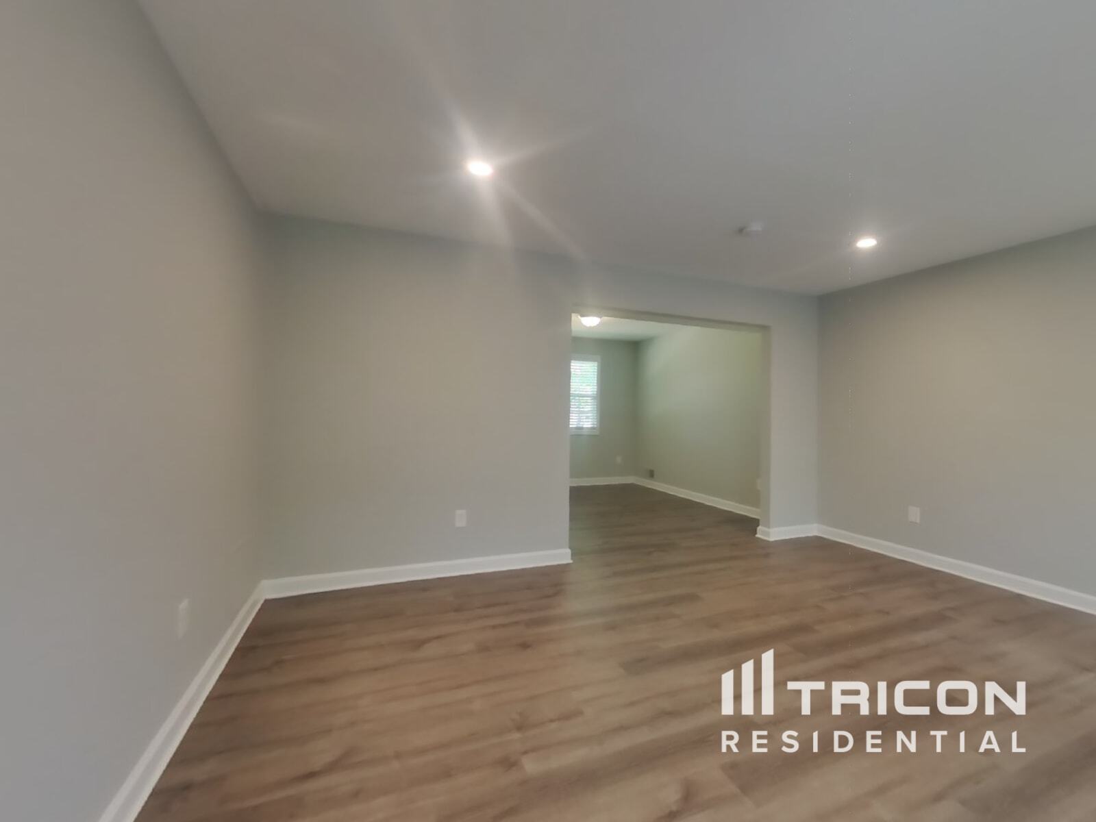 Building Photo - 9414 Victoria Dr