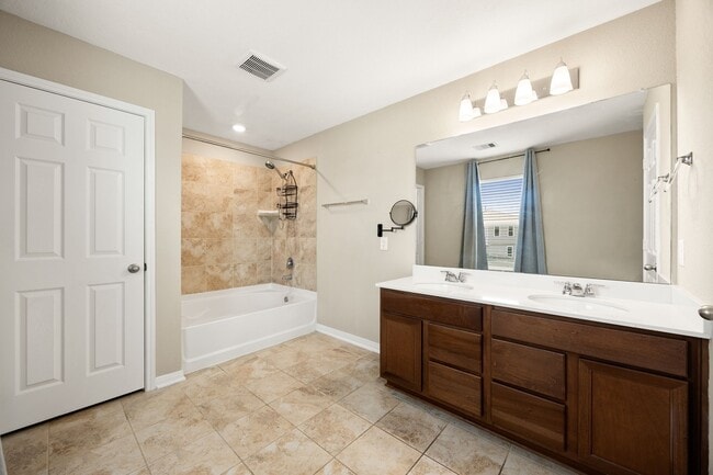 Building Photo - 14626 Lofty Cedar Dr