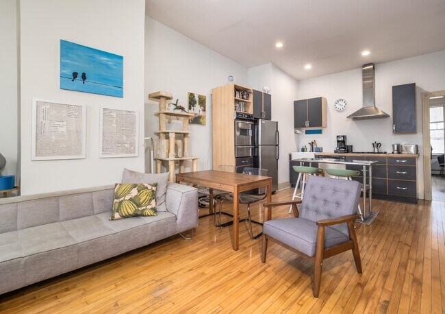 Building Photo - 225 Pine St