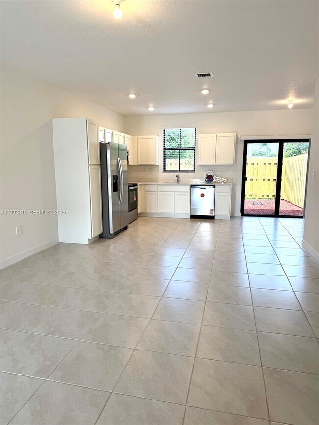 Building Photo - 359 NE 16th St