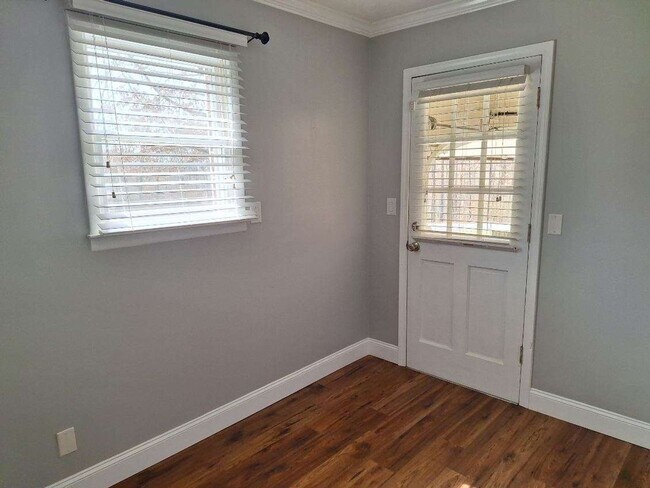 Building Photo - 1084 Nease Dr