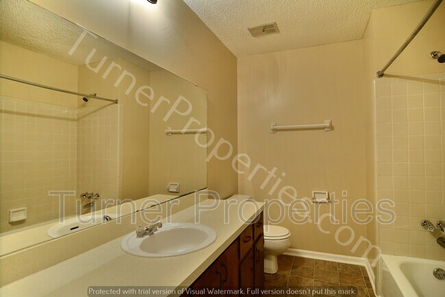 Building Photo - 121 Manorwood Ct