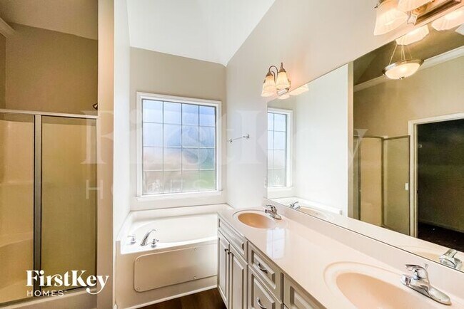 Building Photo - 120 Rushton Ln