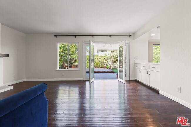 Building Photo - 6501 Bradley Pl