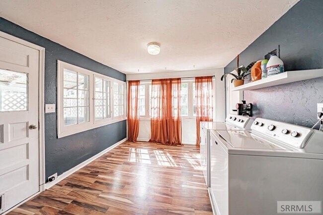 Building Photo - 2910 E Lincoln Rd