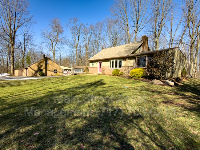 Building Photo - 735 Yellow Hill Rd