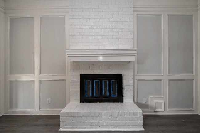 Building Photo - 14938 Mesita Dr