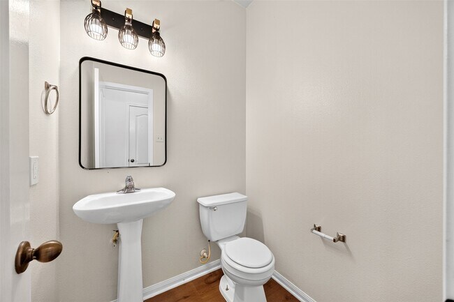 Building Photo - 19246 Hopeview Ct