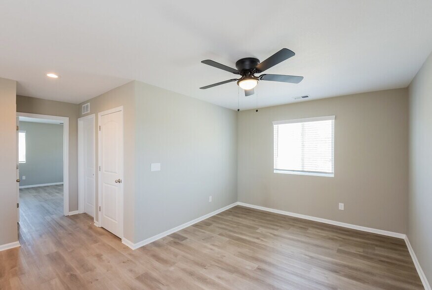Building Photo - 3565 Makley Cir