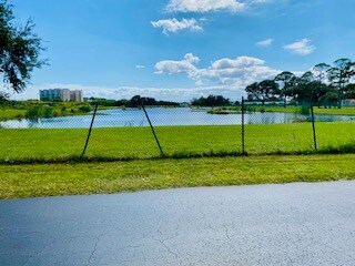 Building Photo - 420 Breakwater Dr