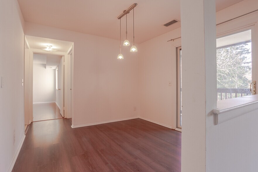 Building Photo - 1203 Sayre Dr