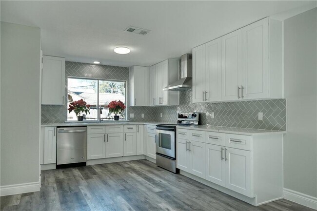 Building Photo - 13009 Sherbourne St