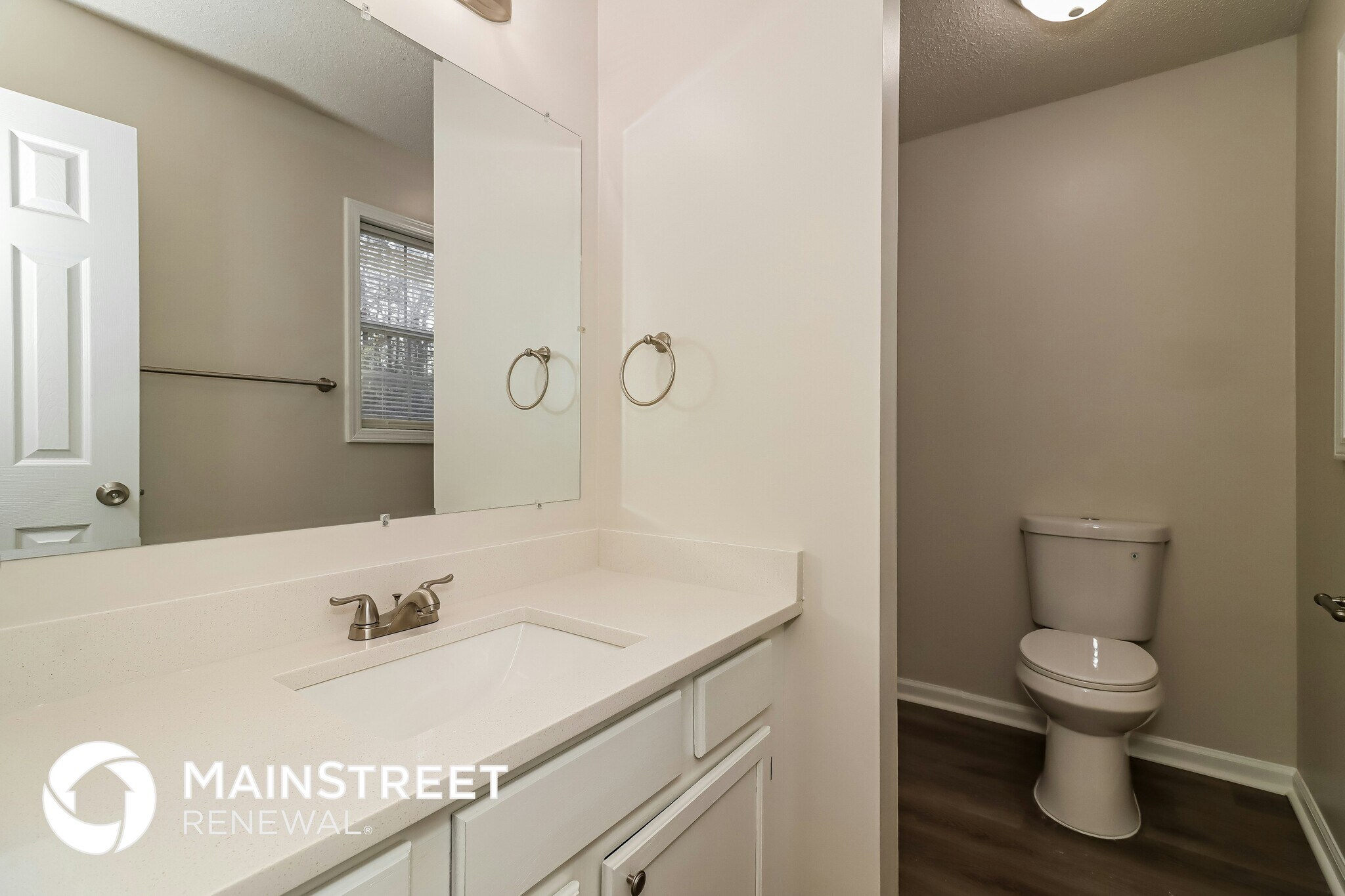 Building Photo - 211 Hampton Dr