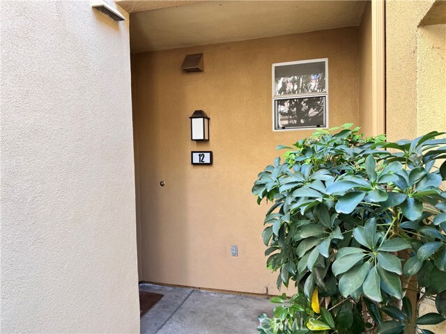 Building Photo - 12 Verdin Ln