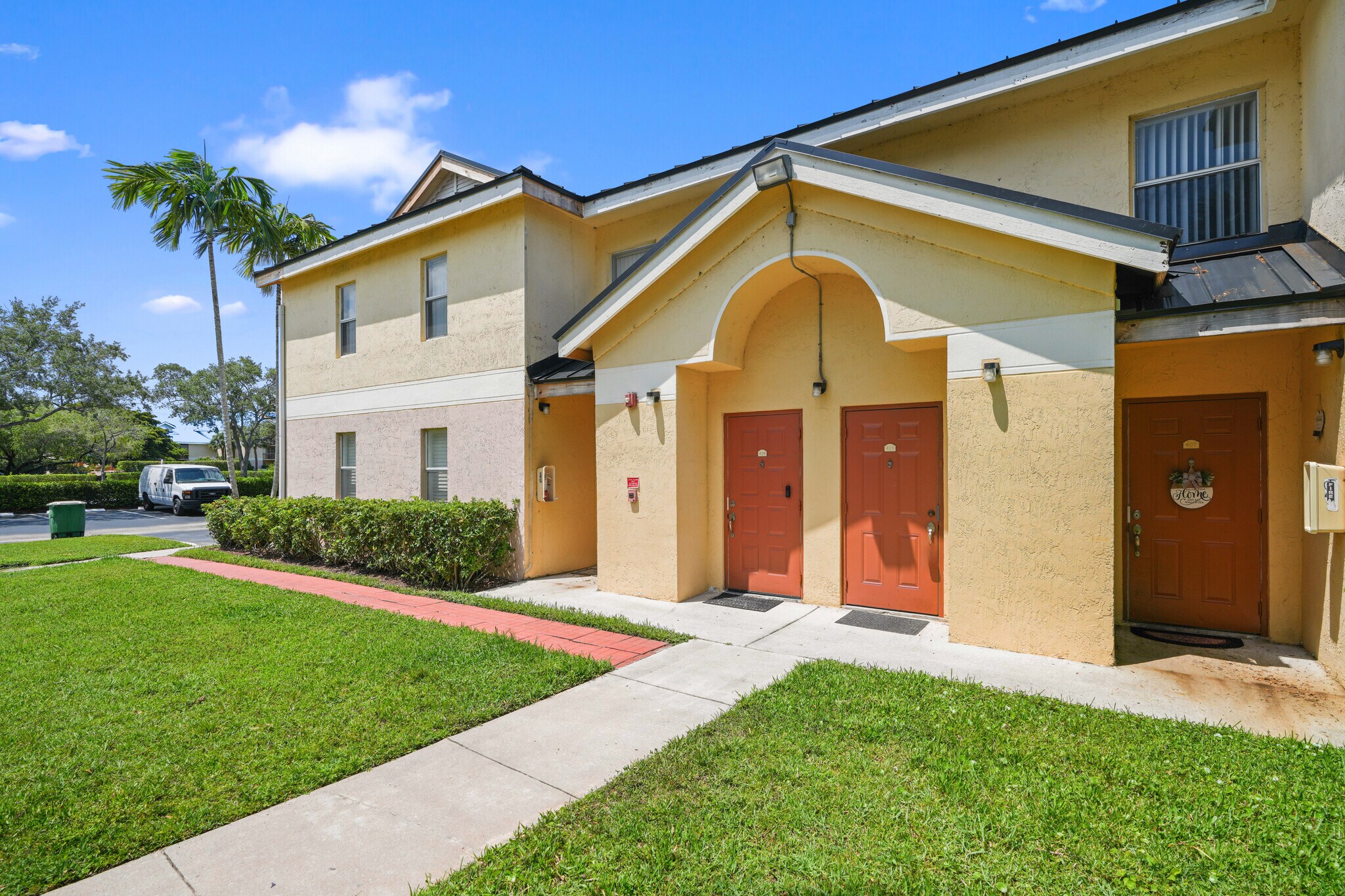 Building Photo - 7640 Westwood Dr