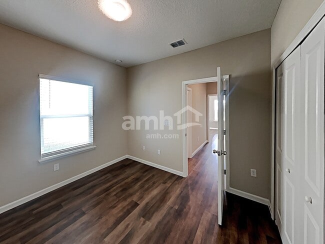 Building Photo - 150 Hemlock Pt