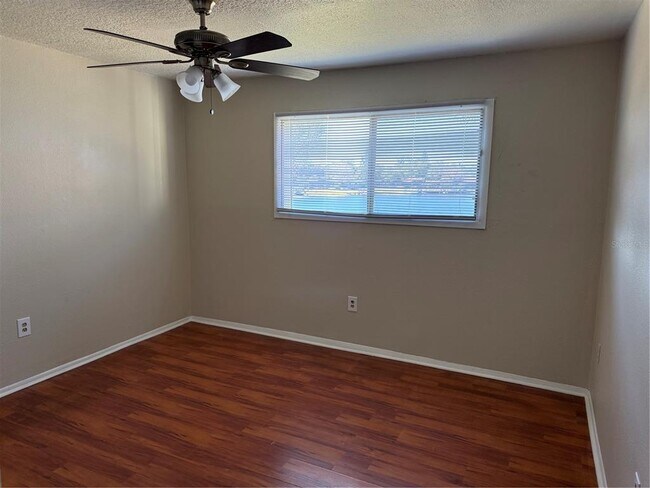 Building Photo - 914 Lake Destiny Rd