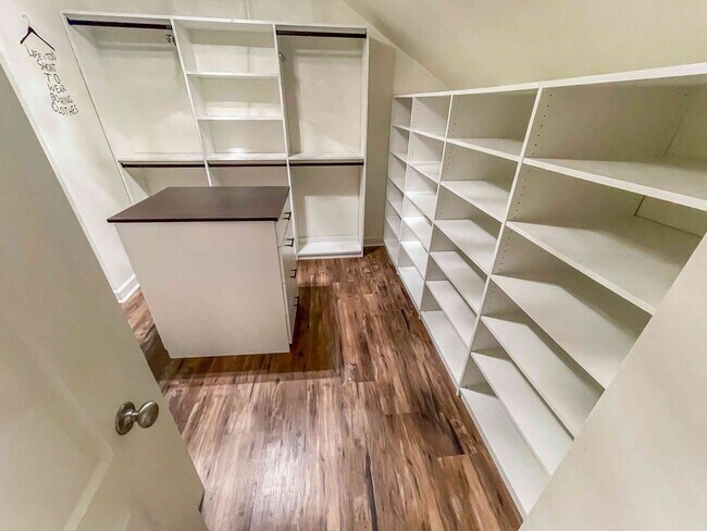 Building Photo - Kennesaw 4BR/3.5BA, Over 3700', 3-Car Garage