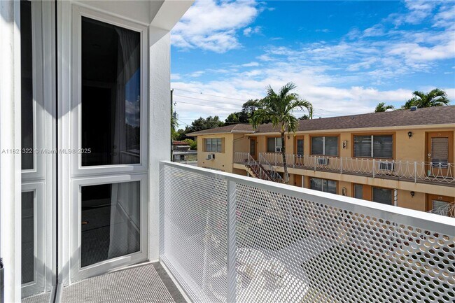 Building Photo - 4432 W Flagler St