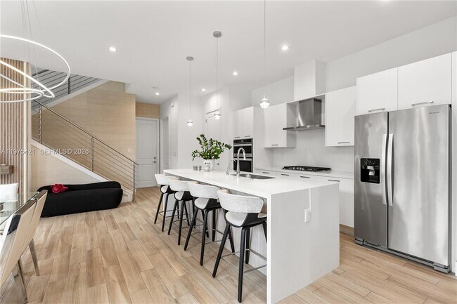 Building Photo - 4301 NW 81st Ct