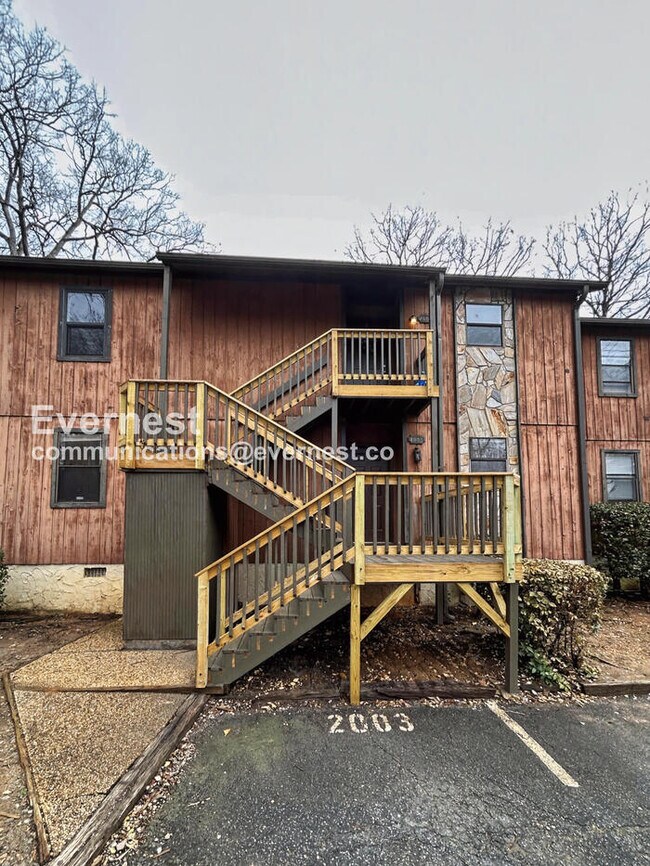 Building Photo - Spacious Condo with 2 bed / 2 bath / Pet Friendly / Available Now!