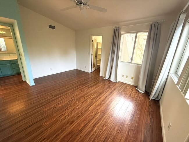 Building Photo - Townhome- Morning Sun