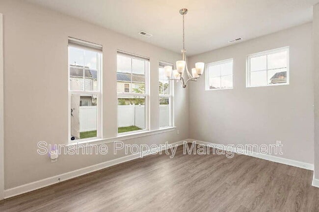 Building Photo - 235 McCormick Dr