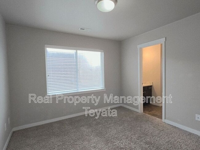 Building Photo - 4746 Hadley St