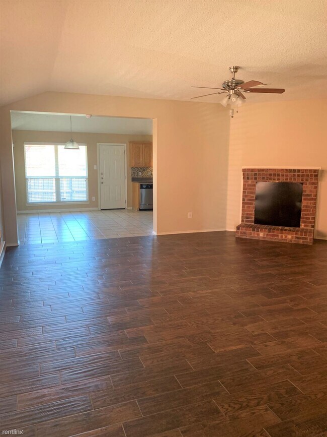 Building Photo - 4 br, 2 bath House - 705 Pine Hollow Dr
