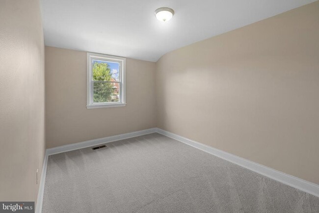 Building Photo - 1811 Ramblewood Rd