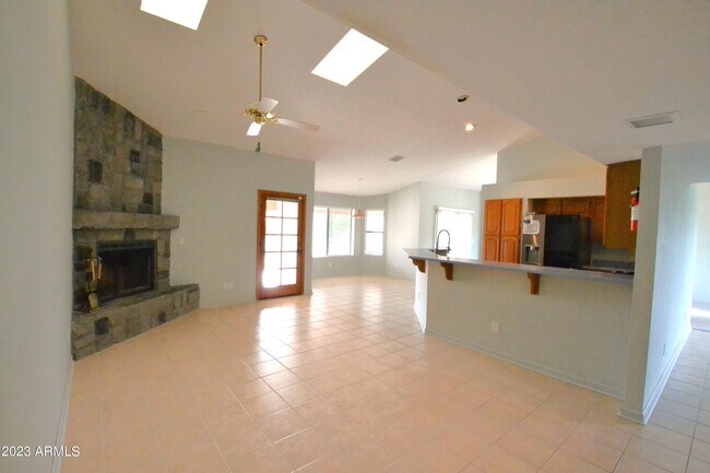 Building Photo - 3704 St Andrews Dr