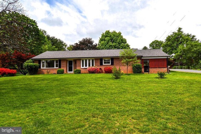 Building Photo - 2 Cinnamon Fern Rd