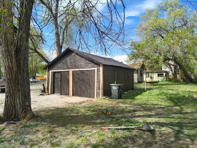 Building Photo - Renovated 3 bed 1 bath fenced yard and storage shed