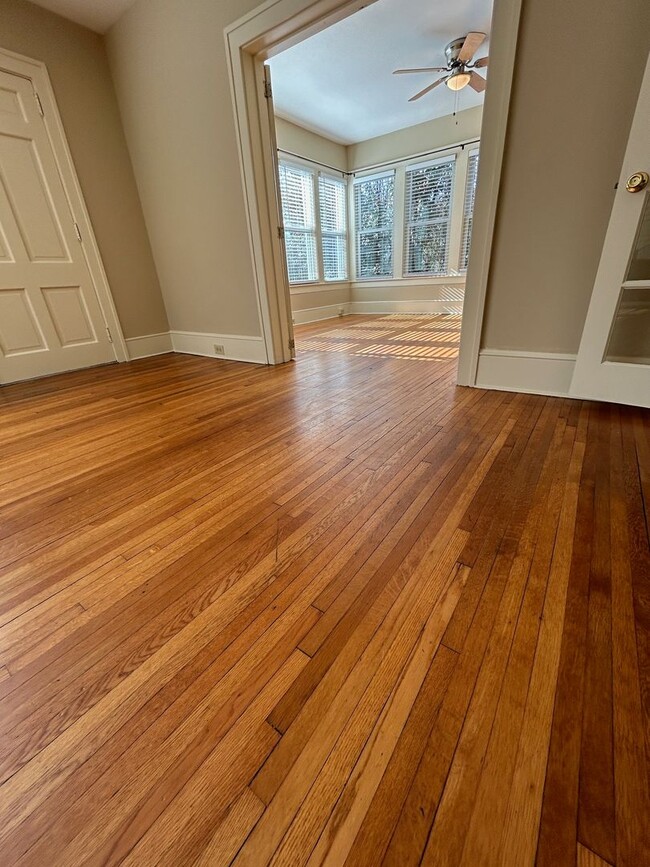 Building Photo - Central AVL - Beautifully Restored and Updated Apartment