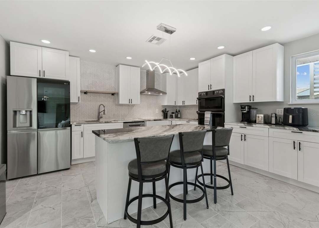Building Photo - 760 Bohenia Cir S