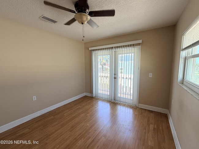 Building Photo - 342 Tarpon Ave