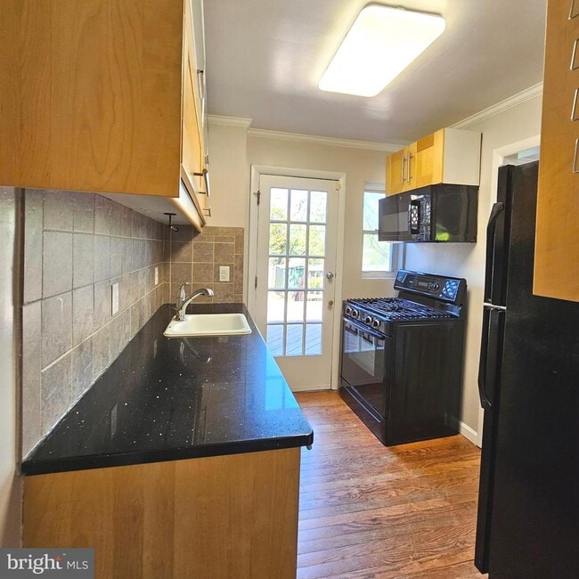 Building Photo - 2214 Arlington Terrace